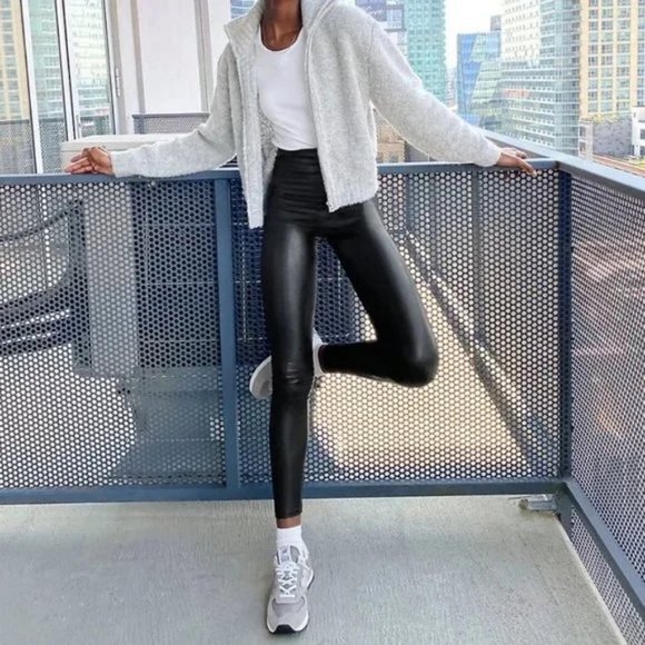 Aritzia Pants - Aritzia Wilfred Free Daria Pant  High Waisted Leggings Vegan Leather Full Length